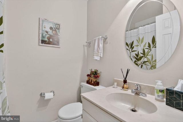 1003-B N DANIEL ST, Arlington, VA 22201