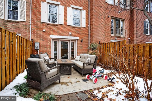 1003-B N DANIEL ST, Arlington, VA 22201