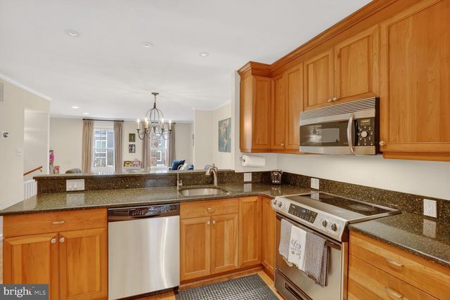 1003-B N DANIEL ST, Arlington, VA 22201