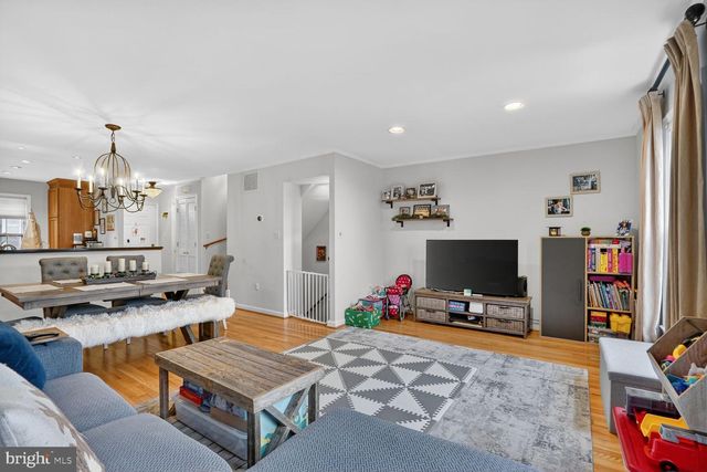 1003-B N DANIEL ST, Arlington, VA 22201