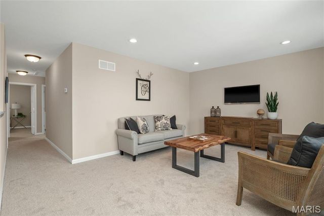 30 River Wind Drive, St Charles, MO 63301