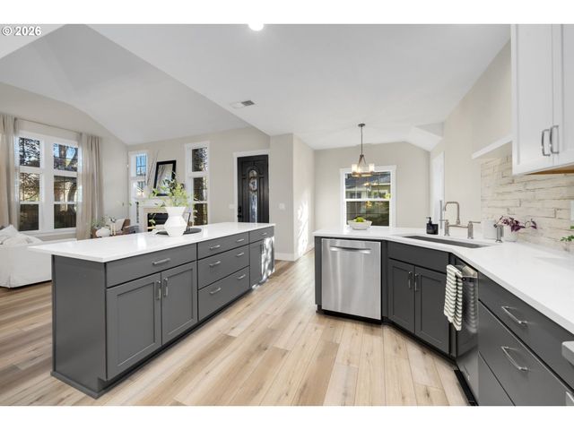 1591 Ne 61ST Ave, Hillsboro, OR 97124