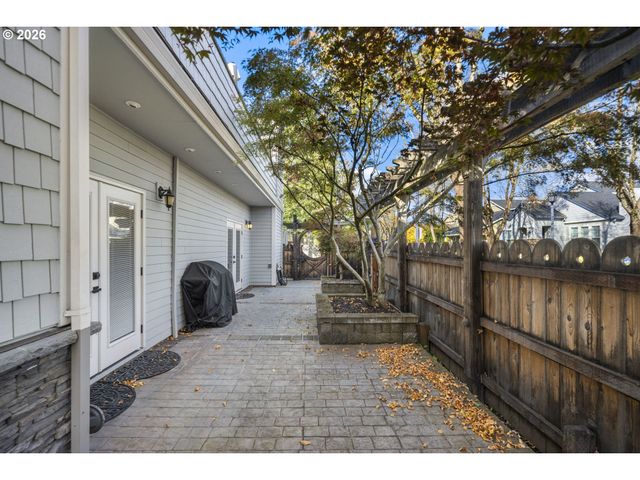 1591 Ne 61ST Ave, Hillsboro, OR 97124