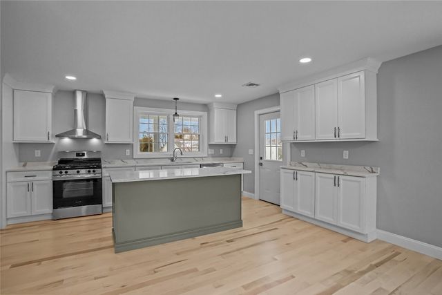 60 Bloor Street, Warwick, RI 02889