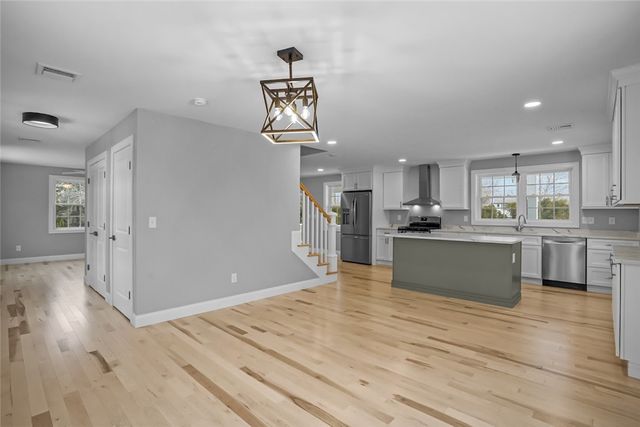 60 Bloor Street, Warwick, RI 02889