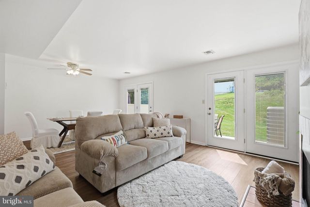 144 PINNACLE POINT DR, Lancaster, PA 17601