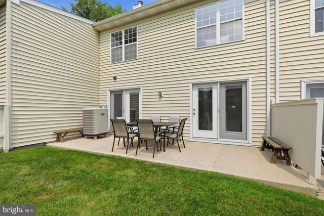 144 PINNACLE POINT DR, Lancaster, PA 17601