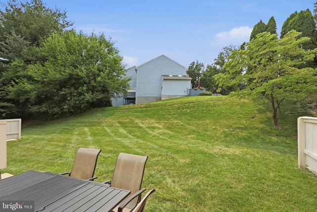 144 PINNACLE POINT DR, Lancaster, PA 17601