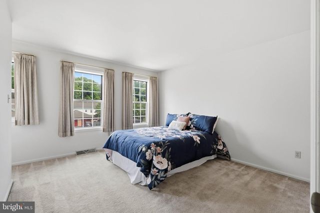 144 PINNACLE POINT DR, Lancaster, PA 17601