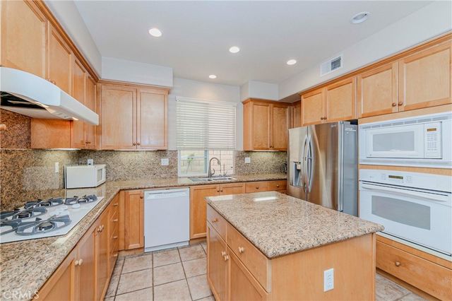 67 Canopy, Irvine, CA 92603