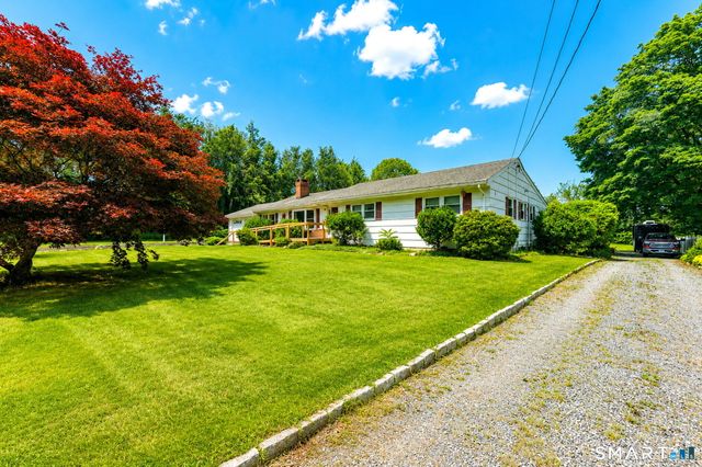 52 Lauderdale Drive, Trumbull, CT 06611