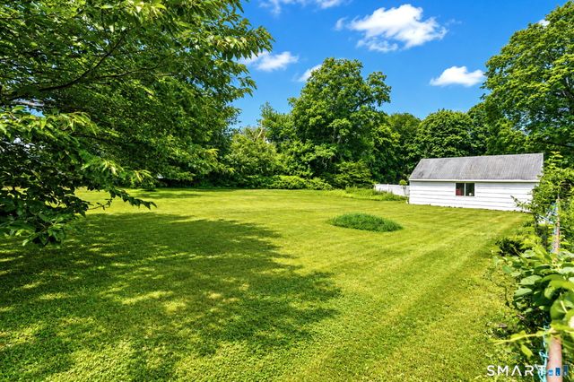 52 Lauderdale Drive, Trumbull, CT 06611