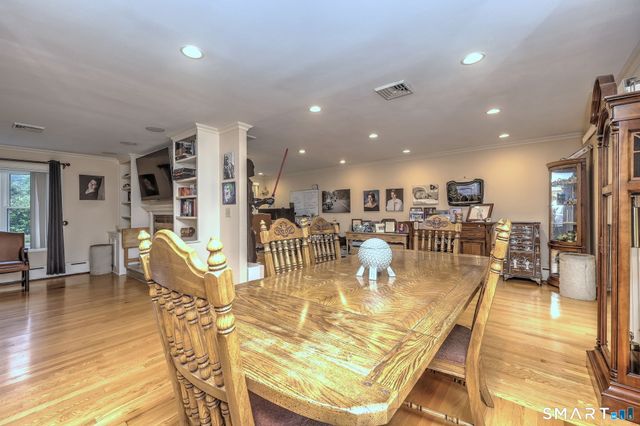 52 Lauderdale Drive, Trumbull, CT 06611
