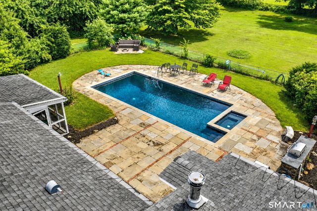 52 Lauderdale Drive, Trumbull, CT 06611