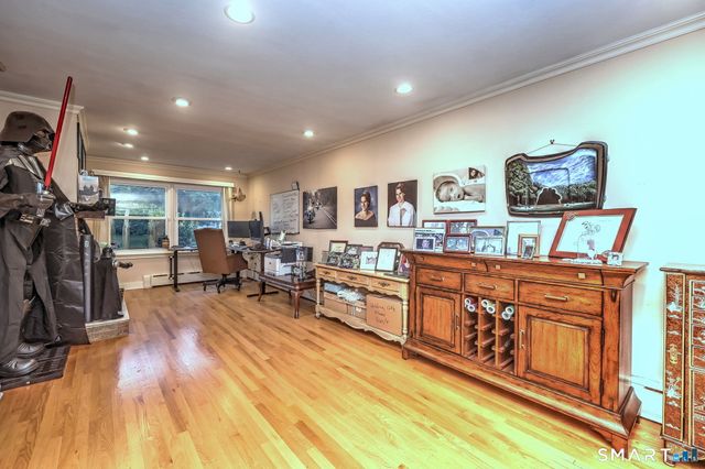 52 Lauderdale Drive, Trumbull, CT 06611