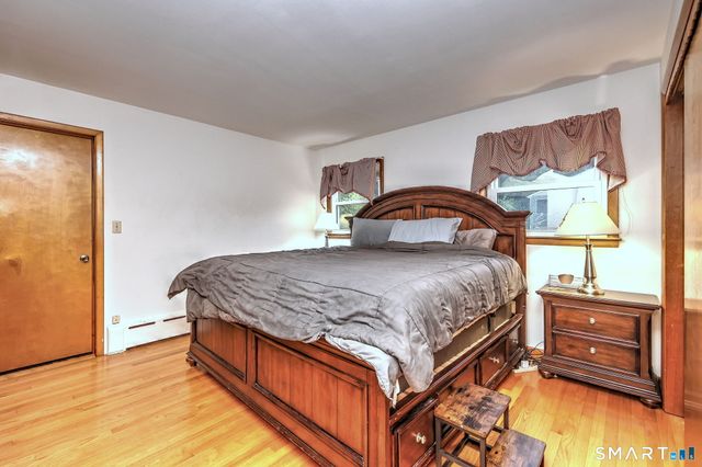 52 Lauderdale Drive, Trumbull, CT 06611