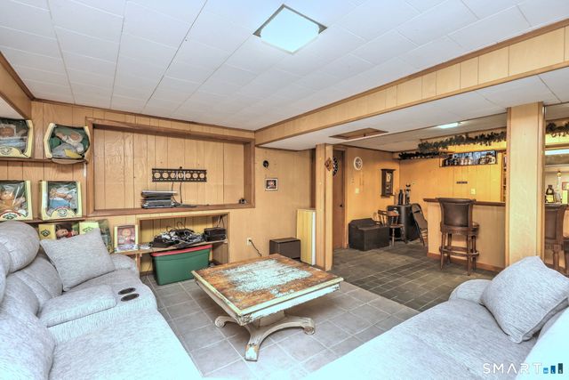 52 Lauderdale Drive, Trumbull, CT 06611