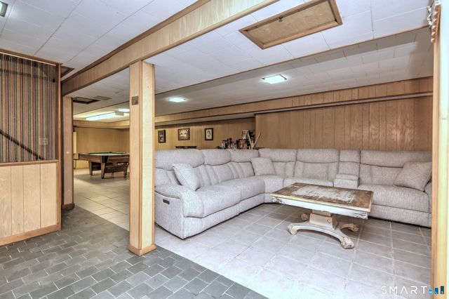 52 Lauderdale Drive, Trumbull, CT 06611