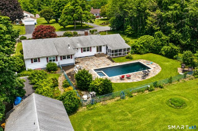 52 Lauderdale Drive, Trumbull, CT 06611