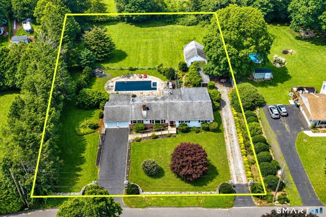 52 Lauderdale Drive, Trumbull, CT 06611