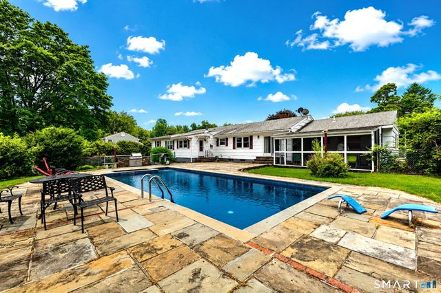 52 Lauderdale Drive, Trumbull, CT 06611