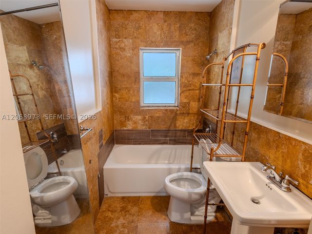520 NE 129th St, North Miami, FL 33161