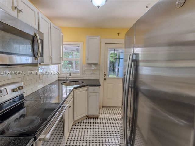 520 NE 129th St, North Miami, FL 33161