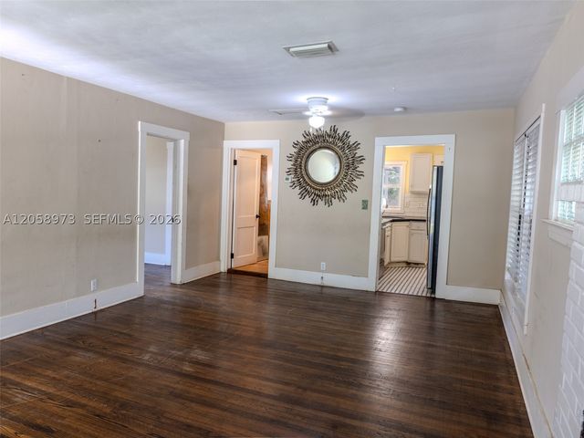 520 NE 129th St, North Miami, FL 33161