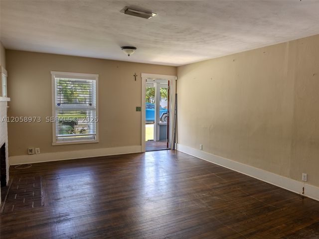 520 NE 129th St, North Miami, FL 33161