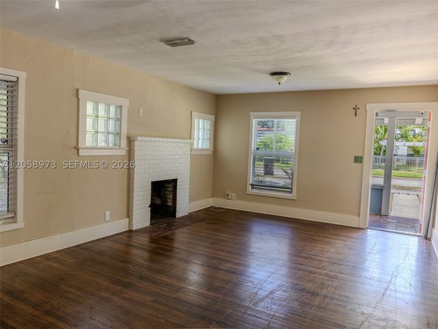 520 NE 129th St, North Miami, FL 33161