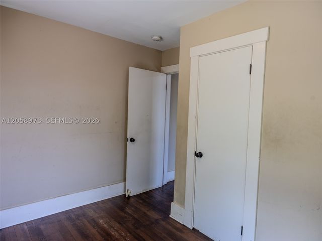 520 NE 129th St, North Miami, FL 33161