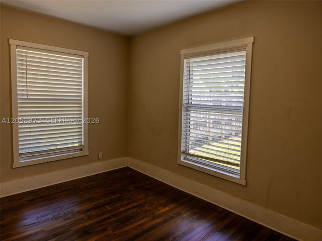 520 NE 129th St, North Miami, FL 33161