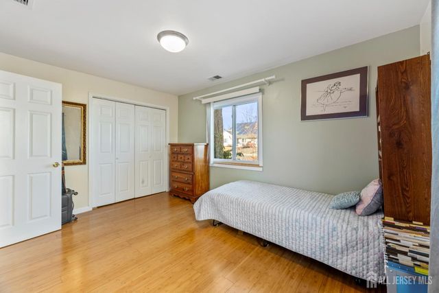 46 Runyon Avenue, Edison, NJ 08817