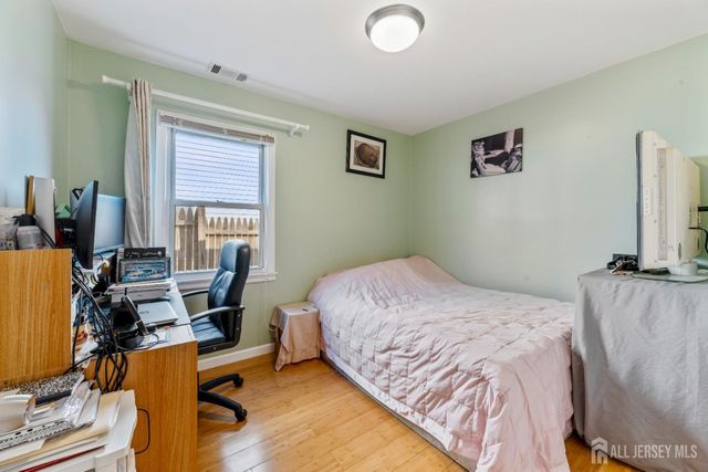 46 Runyon Avenue, Edison, NJ 08817