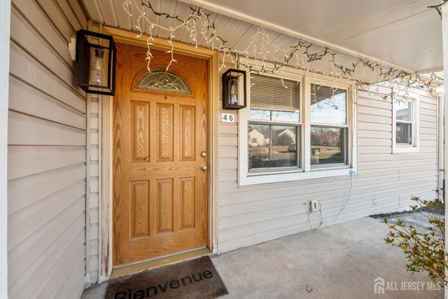 46 Runyon Avenue, Edison, NJ 08817