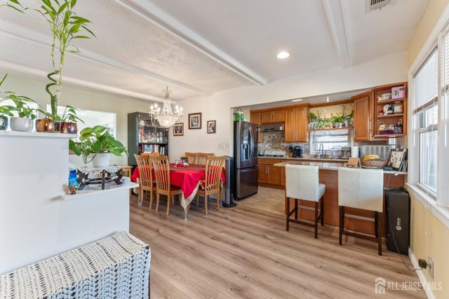 46 Runyon Avenue, Edison, NJ 08817