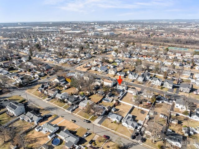 46 Runyon Avenue, Edison, NJ 08817