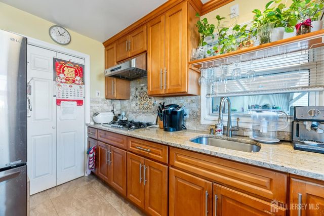 46 Runyon Avenue, Edison, NJ 08817