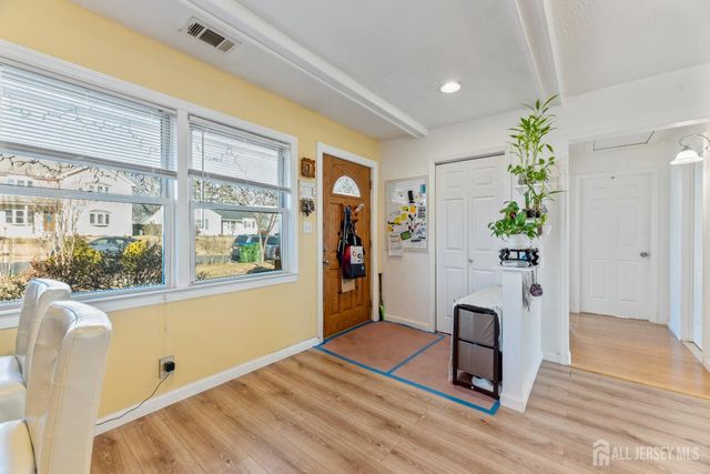 46 Runyon Avenue, Edison, NJ 08817