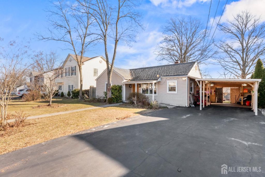 46 Runyon Avenue, Edison, NJ 08817