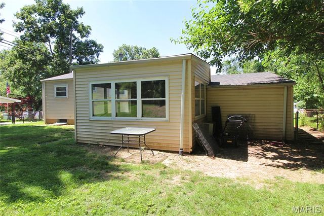 10359 Roscommon Drive, St Louis, MO 63123