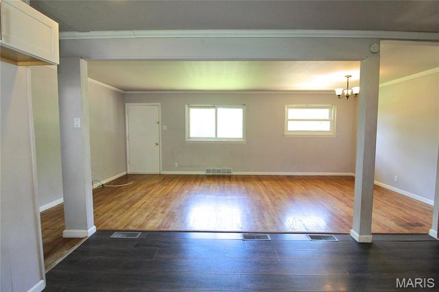10359 Roscommon Drive, St Louis, MO 63123