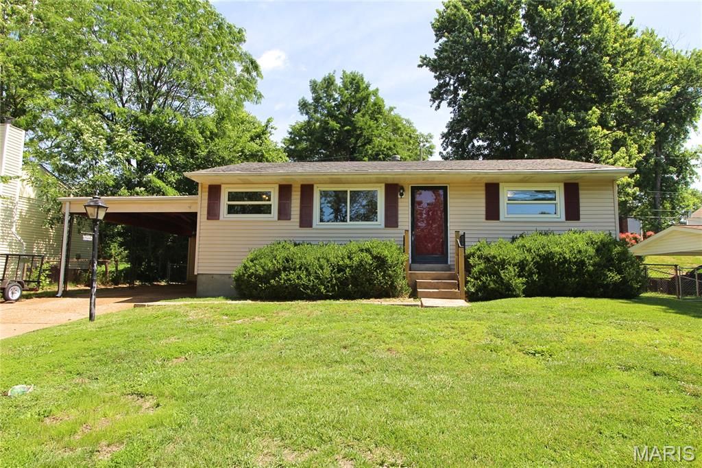 10359 Roscommon Drive, St Louis, MO 63123
