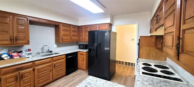 206 Sagebrush Lane, Waxahachie, TX 75165