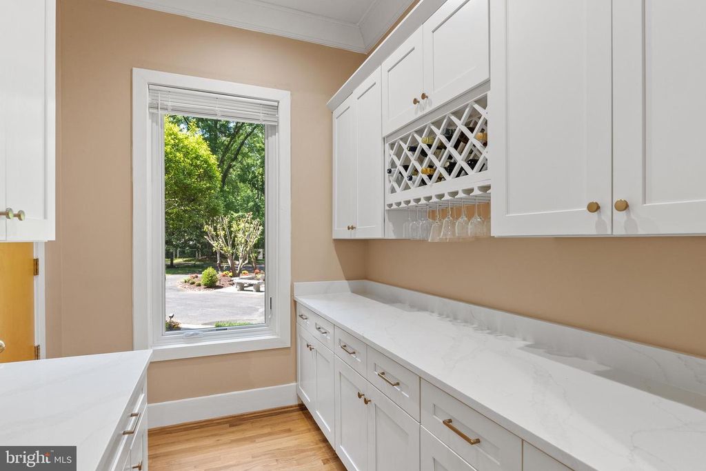 Image 12 of property listing at 7003 FAWN TRAIL CT, Bethesda, MD 20817