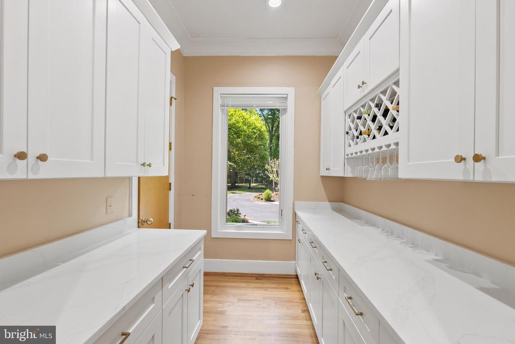 Image 13 of property listing at 7003 FAWN TRAIL CT, Bethesda, MD 20817