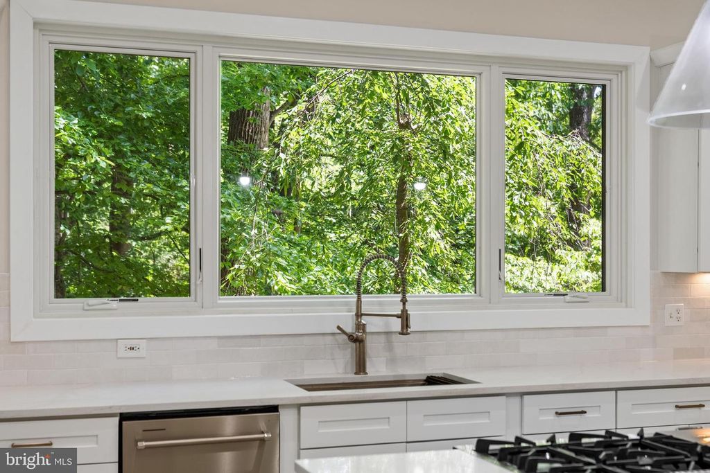 Image 16 of property listing at 7003 FAWN TRAIL CT, Bethesda, MD 20817