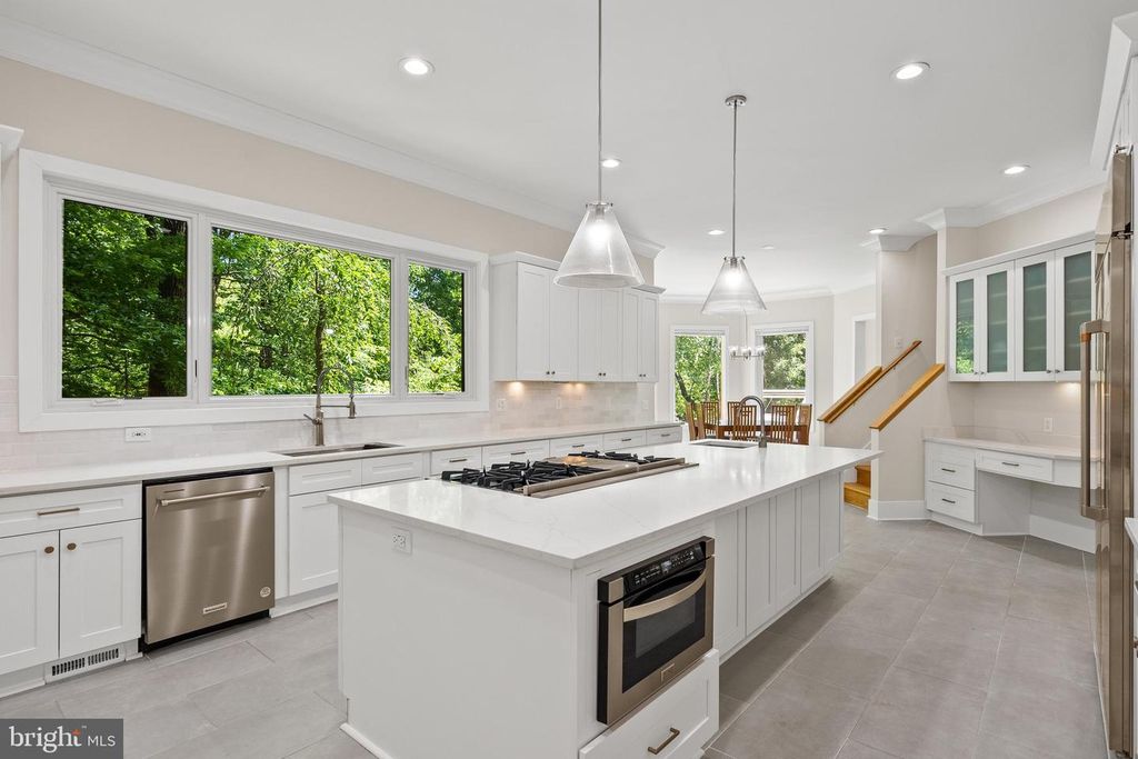 Image 18 of property listing at 7003 FAWN TRAIL CT, Bethesda, MD 20817
