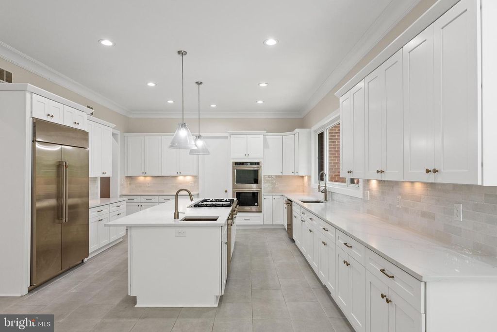 Image 21 of property listing at 7003 FAWN TRAIL CT, Bethesda, MD 20817