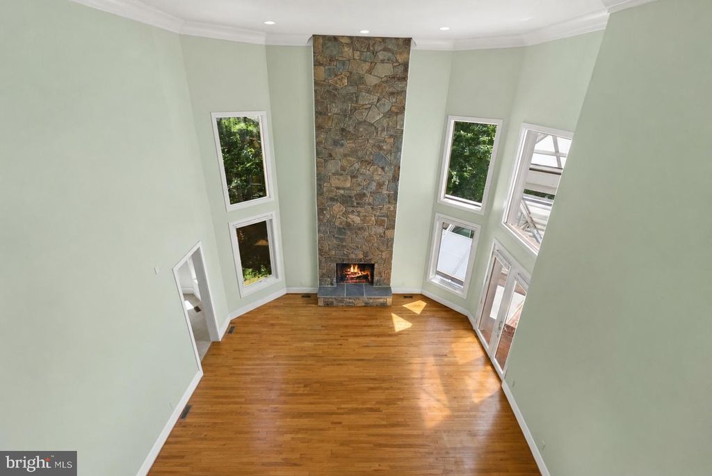 Image 24 of property listing at 7003 FAWN TRAIL CT, Bethesda, MD 20817